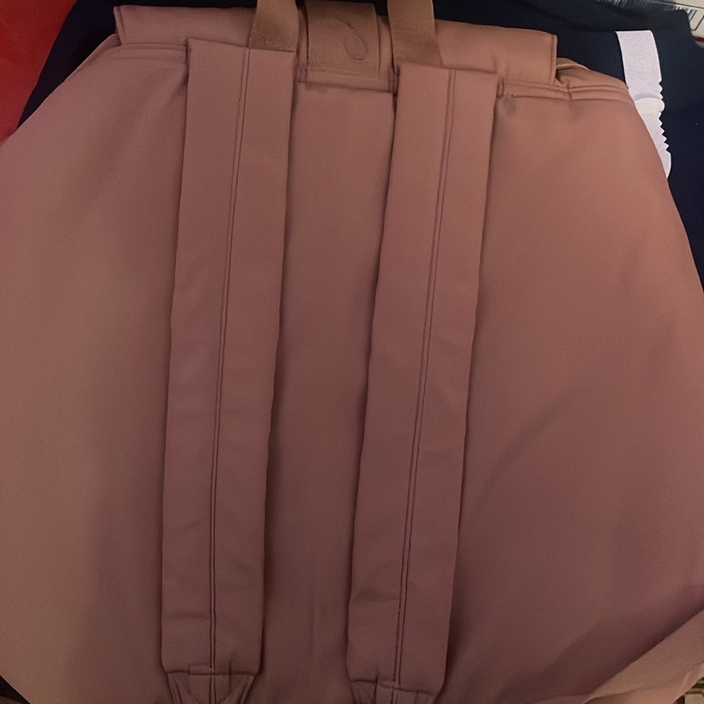 Pink camel backpack. - Picture 2 of 7